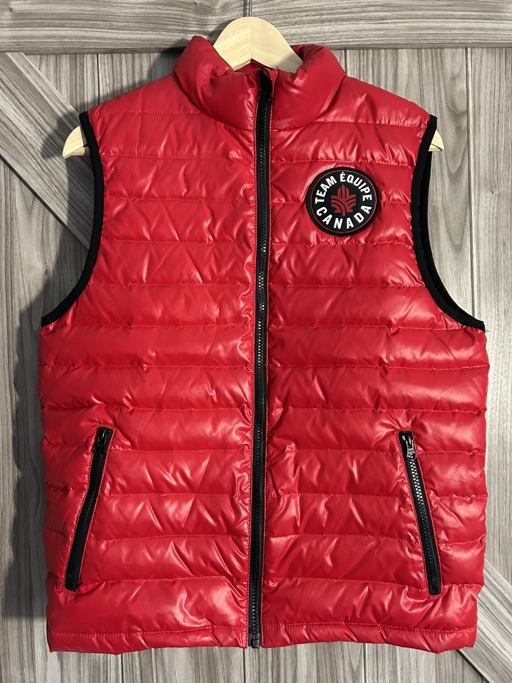Hudson's Bay Team Canada 2010 Olympics Red Down Puffer Vest Men's Small